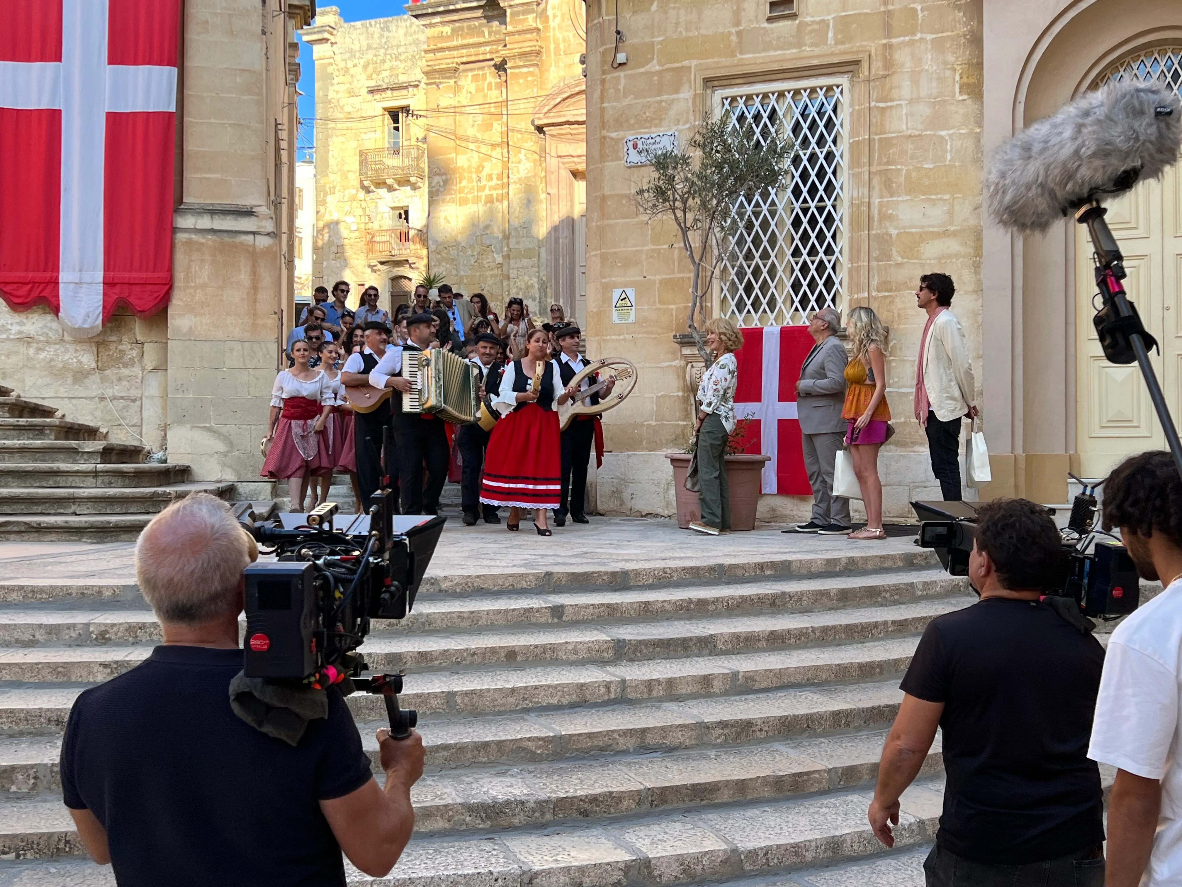 Filming on location in Birgu, Malta, Un Weekend Particolare
